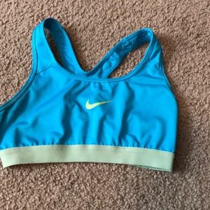 sports bra